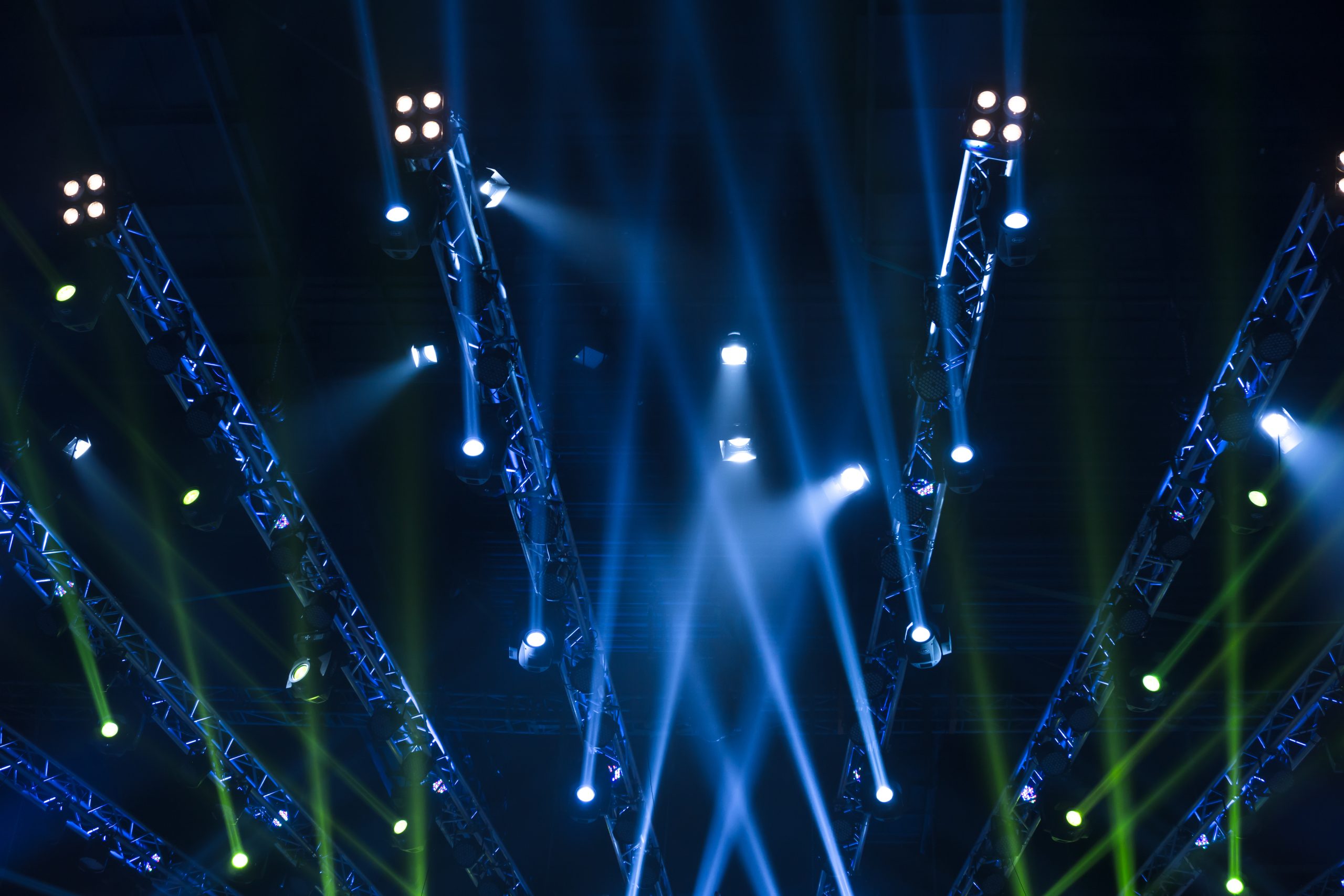 lighting fixtures on a truss