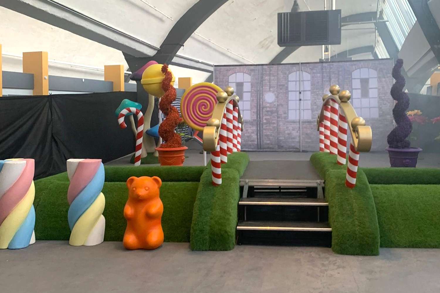willy wonka but where bare and not meeting expectations